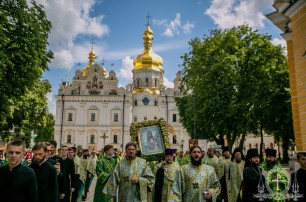 Тысячи верующих в Киево-Печерской лавре приняли участие в торжествах в честь Антония Печерского
