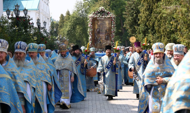 Тысячи православных приняли участие в торжествах в честь Святогорской иконы Богородицы