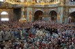 В Почаеве тысячи верующих УПЦ отмечают праздник чудотворной иконы Богородицы