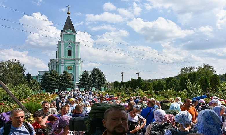 Верующие УПЦ пройдут крестным ходом из Браиловского монастыря в Почаевскую лавру