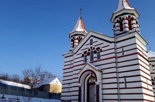 На Буковине община УПЦ, которая обращалась к Зеленскому, полгода непрерывно молится за свой храм