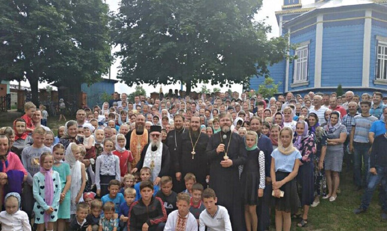 На Волыни верующие УПЦ просят Президента Украины защитить их права