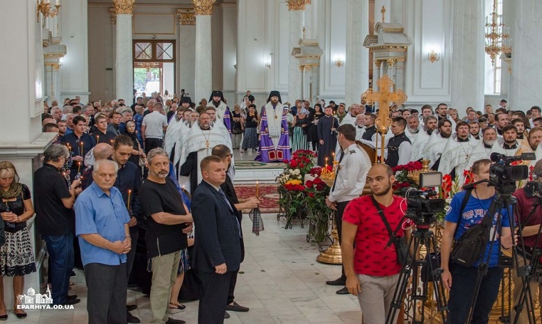 В Одессе священники УПЦ отпели Героя Украины
