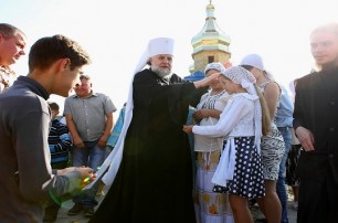 Наместник Почаевской лавры – об участниках многотысячных крестных ходов: Они вымаливают мир Украине