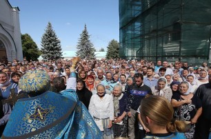 В Святогорской лавре верующие УПЦ торжественно отметили престольный праздник