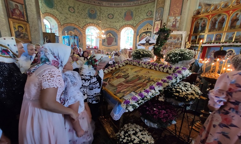 На Буковине верующие УПЦ в течение 201 дня совершают молитвенное стояние