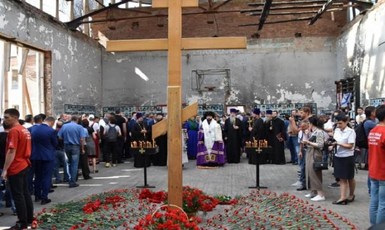 В годовщину трагедии в Беслане православные молились об упокоении погибших