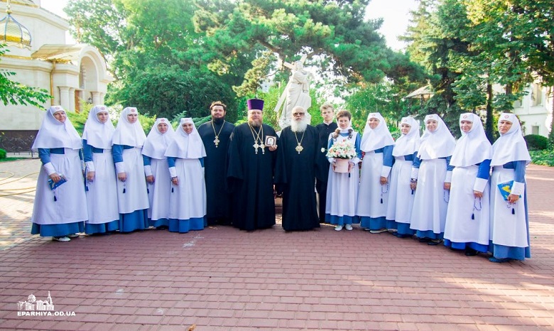 Одесский митрополит УПЦ поздравил сестер милосердия Марфо-Мариинской обители с 5-летием миссионерского служения