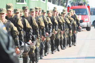 Зачем президенту Украины план обороны и Нацгвардия: эксперты рассказали о рисках