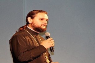 На Донбассе на концерте православного священника-победителя песенного шоу собрали 20 тыс грн на лечение онкобольного ребенка