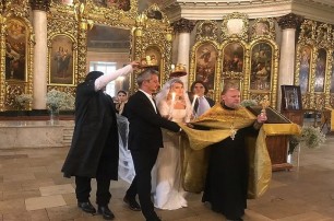 В РПЦ призвали Ксению Собчак к настоящему покаянию после ее поведения на свадьбе
