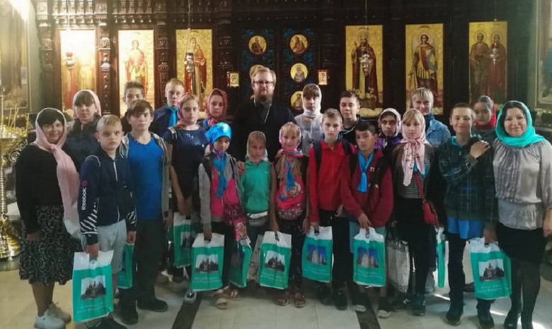 Дети из зоны разграничения сил на Донбассе побывали Киево-Печерскую лавру