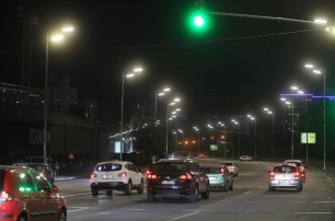 Новые светильники на Днепровской набережной обошлись столице в 17,7 млн грн
