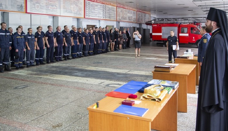 Представители духовенства УПЦ поздравили спасателей МЧС с профессиональным праздником