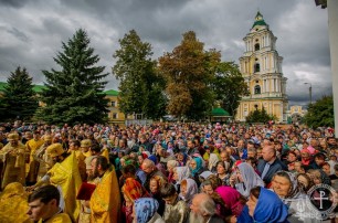 В Чернигове тысячи верующих УПЦ отпраздновали день святого Феодосия