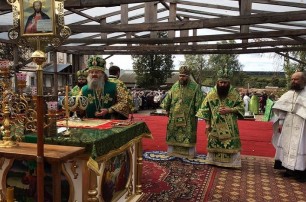В Сумской области сотни верующих УПЦ отметили день Собора Глинских старцев