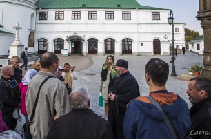 В Киево-Печерской лавре верующие с инвалидностью зрения молились печерским святым