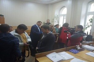 Суд отстранил от должности винницкого чиновника, который незаконно перерегистрировал общины УПЦ в ПЦУ