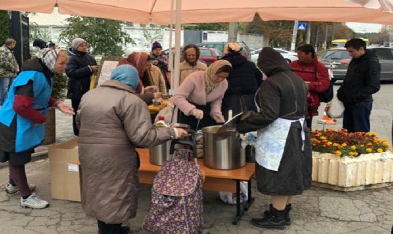 В Киеве в храме УПЦ на Оболони два раза в неделю кормят нуждающихся