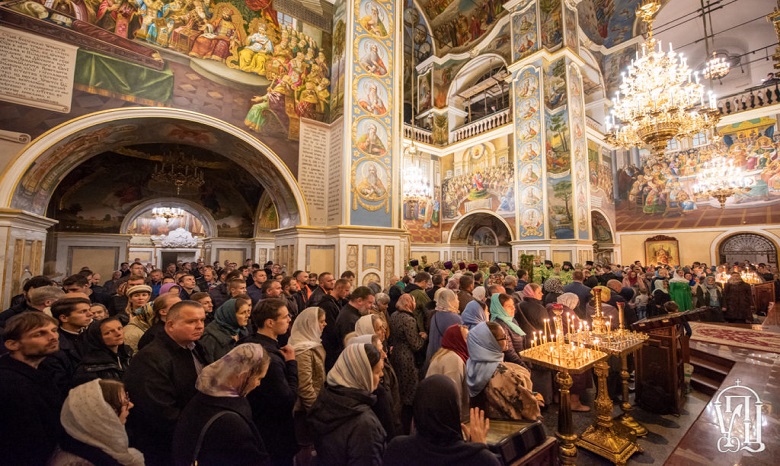 В Киево-Печерской лавре тысячи верующих УПЦ отмечают память Собора отцов Ближних пещер