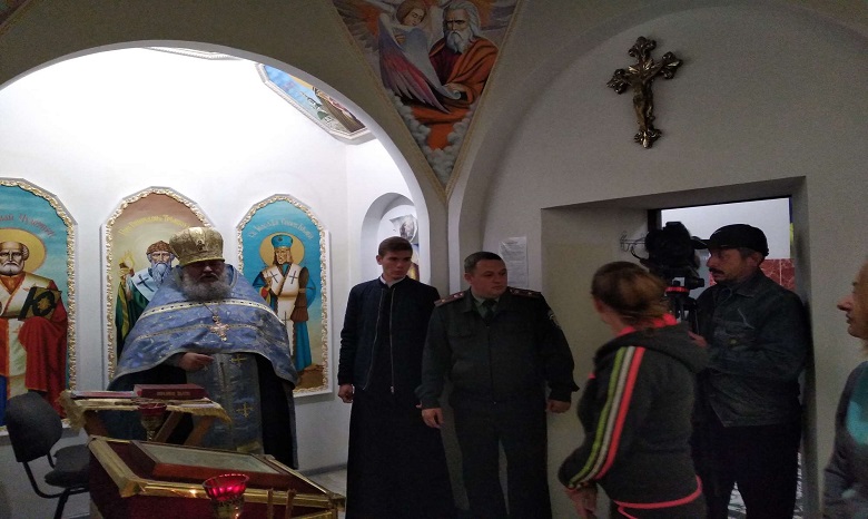 Запорожский священник УПЦ поддерживает женщин и малолетних заключенных СИЗО