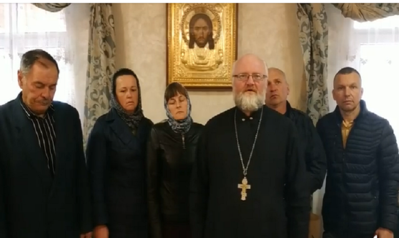 На Буковине верующие УПЦ записали видеообращение против незаконного перевода храма в ПЦУ