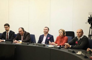 Депутаты Европарламента выступили за независимость украинской судебной системы