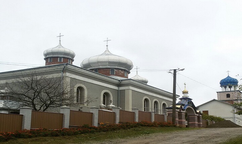 На Буковине радикалы пытались сорвать престольный праздник храма УПЦ