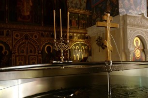 Патриарх Кирилл отметил, что сегодня люди осознанно принимают крещение