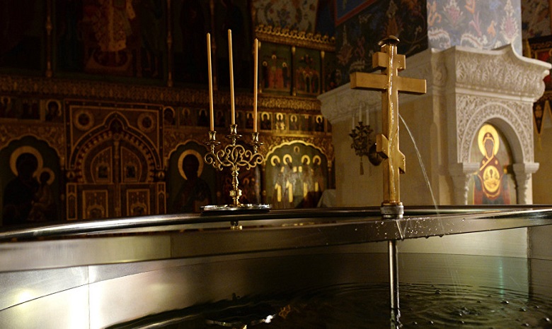Патриарх Кирилл отметил, что сегодня люди осознанно принимают крещение