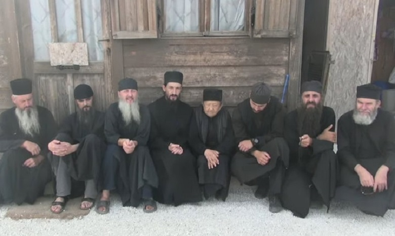 Греческие власти хотят депортировать с Афона монахов, выступающих против Патриарха Варфоломея