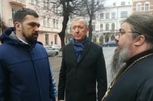 В Черновцах архимандрит УПЦ рассказал представителю Президента о вмешательстве местной власти в дела Церкви