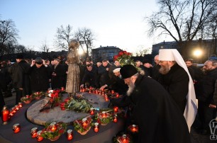 Во всех регионах Украины верующие УПЦ молились о жертвах Голодомора