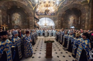 В Киево-Печерской лавре тысячи верующих УПЦ празднуют Введение во храм Пресвятой Богородицы