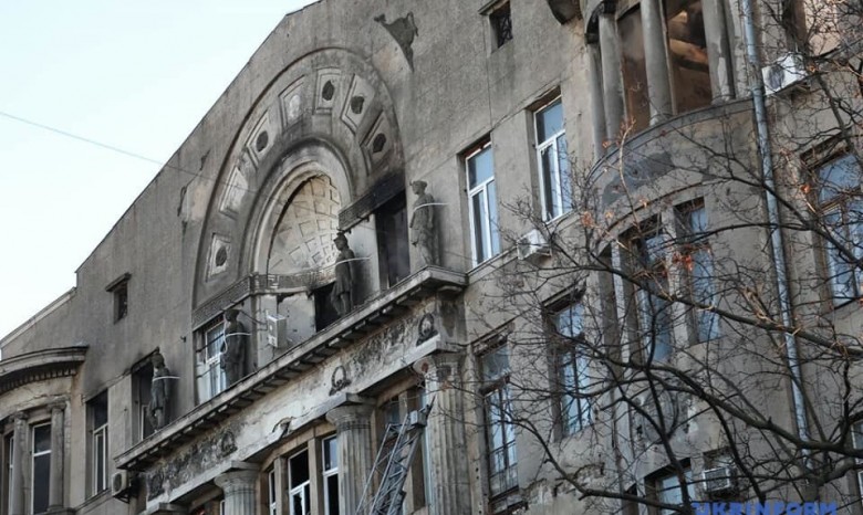 При пожаре в Одесском колледже пострадали больше 20 человек