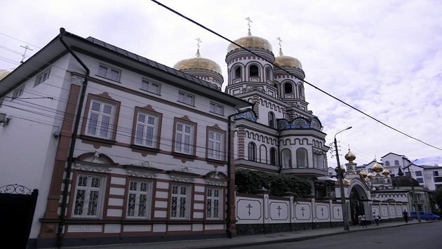 В Черновцах Митрополит Онуфрий возглавляет торжества в честь трех юбилеев Введенского монастыря