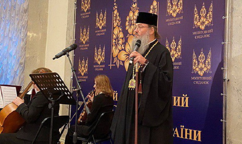Митрополит УПЦ призвал поддержать мирные инициативы Президента Украины