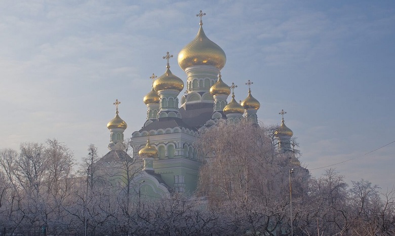 Тысячи верующих УПЦ отмечают престольный праздник Свято-Николаевского собора Покровского монастыря столицы