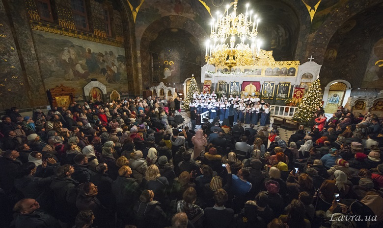 В Киево-Печерской лавре состоялся Всеукраинский фестиваль колядок и щедривок