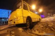 В Киеве - прорыв трубы: подтопило Ocean Plaza, под асфальт "ушла" маршрутка