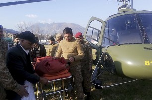 Из-за схода лавин в Гималаях погибли 70 человек