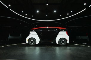 General Motors представила беспилотный шаттл