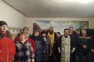 Священники УПЦ доставили мирным жителям Донбасса 1,5 тонны гуманитарной помощи