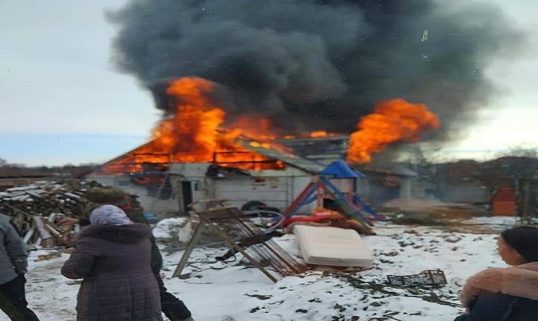Сгорел дом у священника Житомирской епархии УПЦ - 12 детей без крова