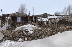 Землетрясение в Турции: девять погибших, 37 раненых