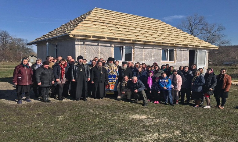 На Буковине освятили новое помещение для богослужений УПЦ, вместо храма, захваченного представителями ПЦУ