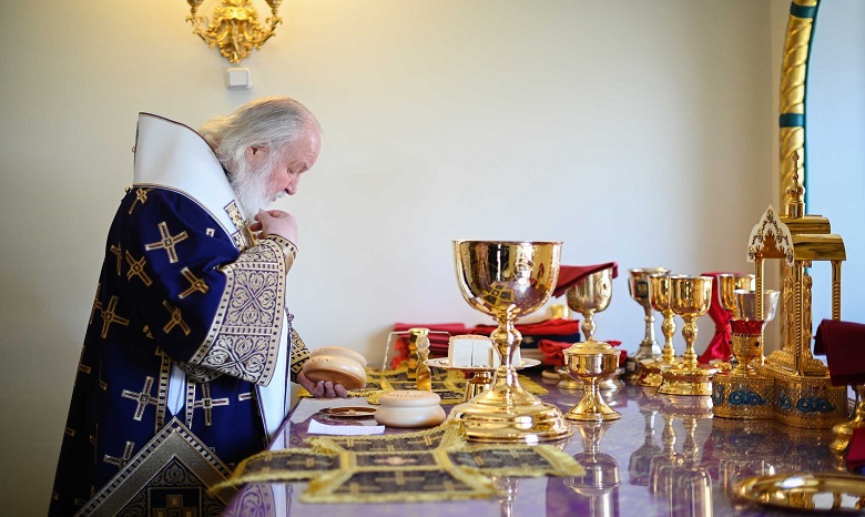 Патриарх Кирилл призвал верующих помогать друг другу во время испытаний