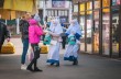 В Киеве сестры милосердия раздают маски и средства дезинфекции
