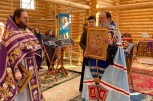 На Буковине община УПЦ захваченного храма в Михайловке завершает строительство новой церкви
