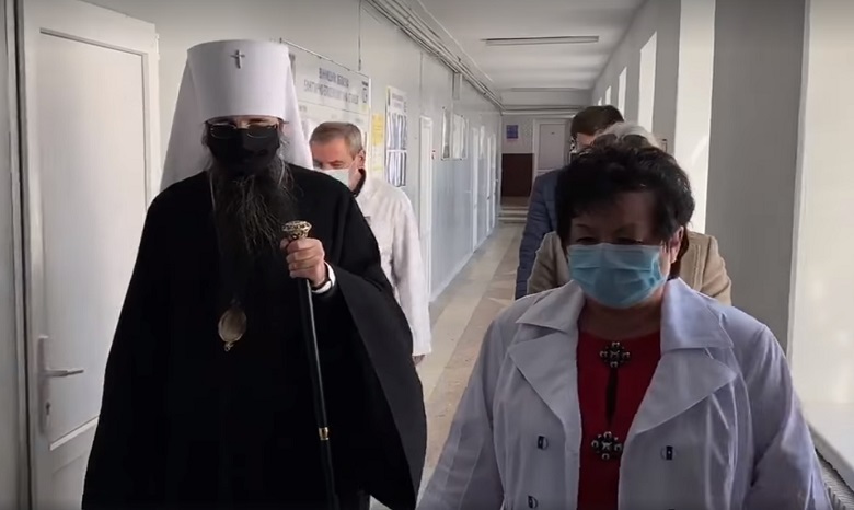 В Виннице УПЦ передала медикам 3 тыс тестов на коронавирус